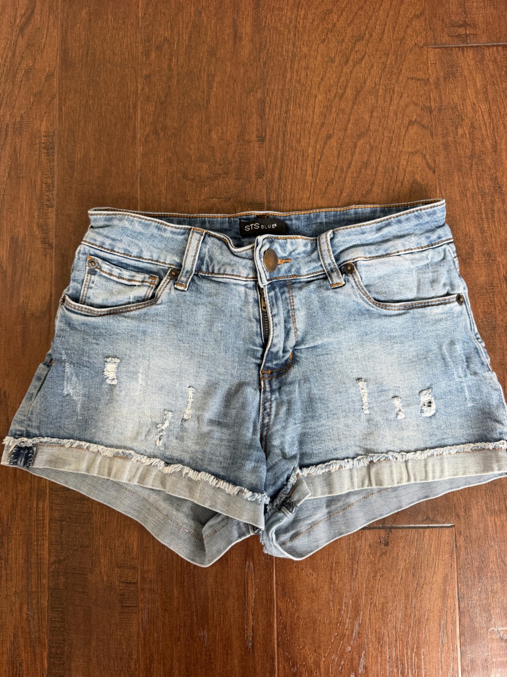 Nordstrom Blue Women's Light Wash Distressed Denim Shorts - Light Blue